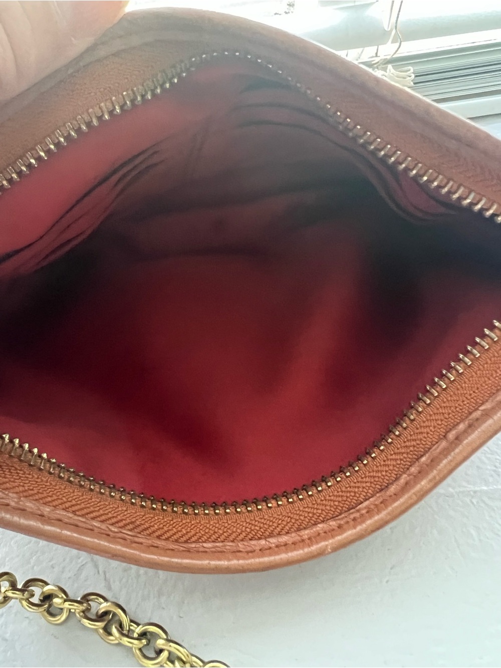 Coach Madison Isabelle crossbody brown leather bag & gold chain strap hardware. - Picture 4 of 4
